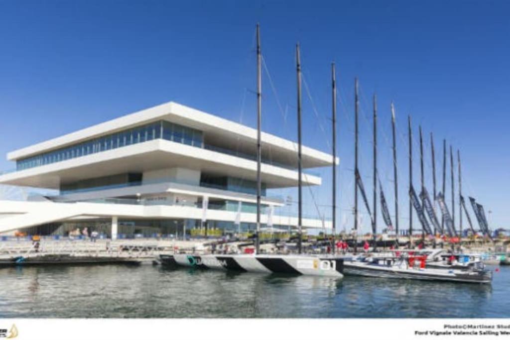 120 Sqm Loft-Style Apartment Beach Royal Marina Valencia Exteriör bild