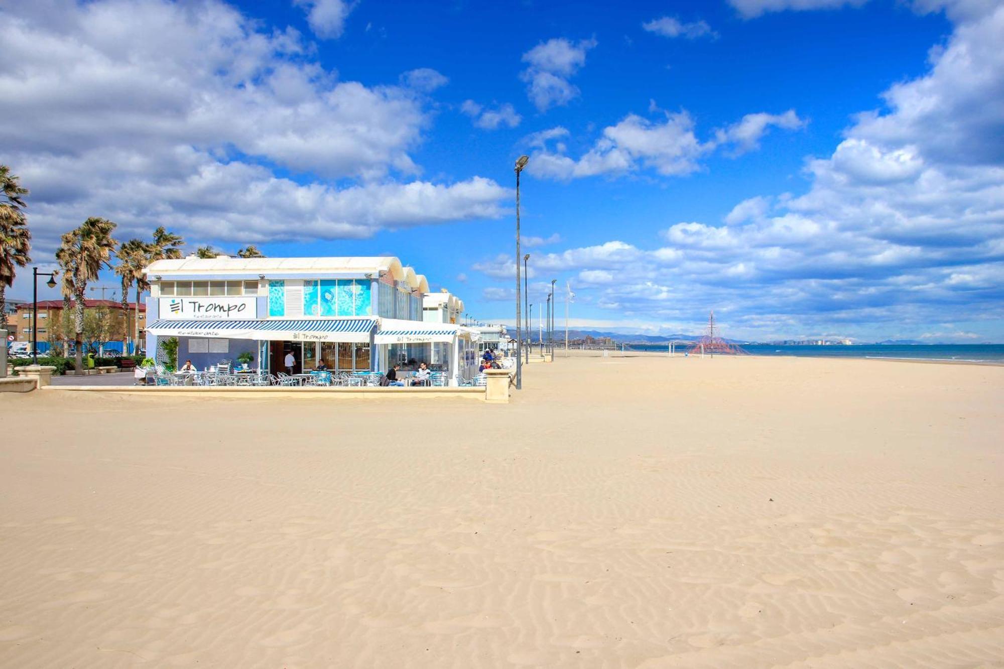 120 Sqm Loft-Style Apartment Beach Royal Marina Valencia Exteriör bild